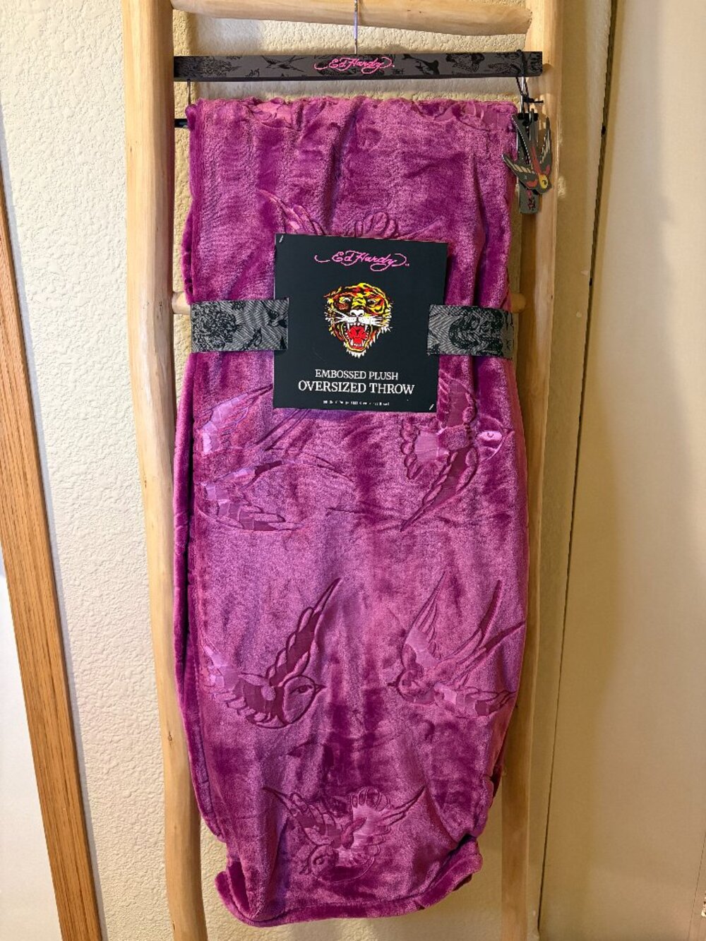 Ed Hardy Purple Embossed Swallow Bird Oversized Plush Throw Blanket NWT